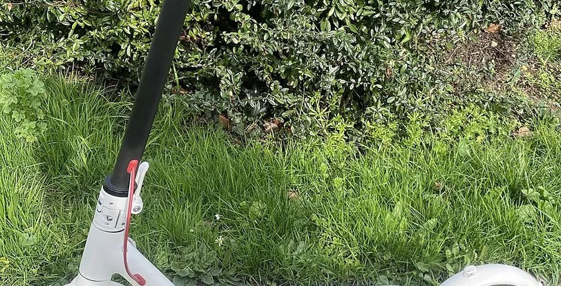 Quitar holgura de patinete eléctrico en Valencia